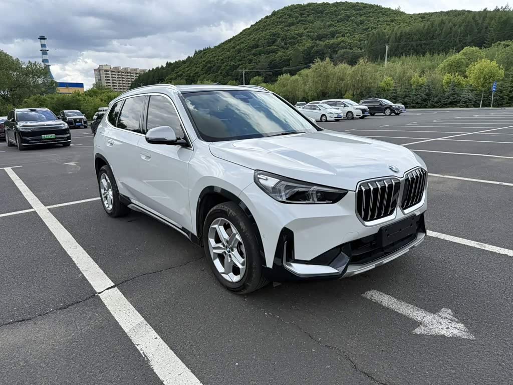 BMW X1 1.5 л 2023 г. Белый, пробег 27000 км
