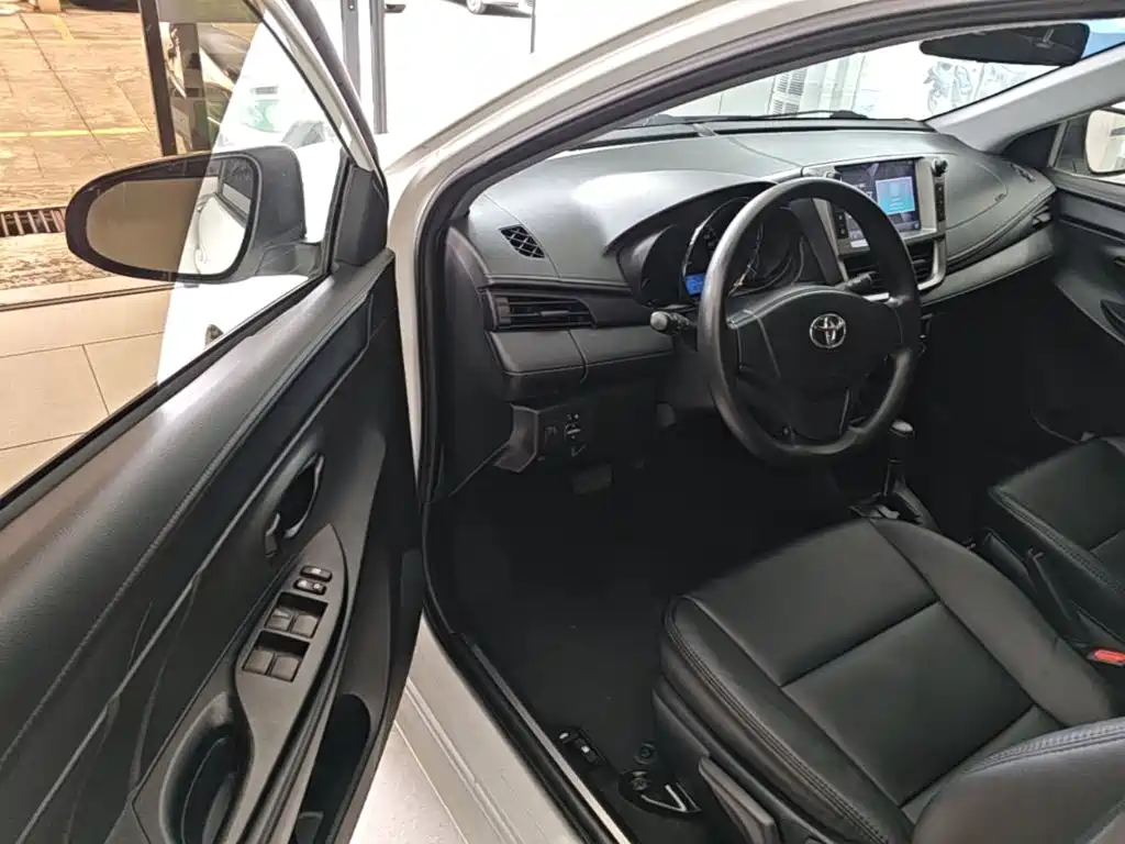 Toyota Yaris L — миниатюра 16