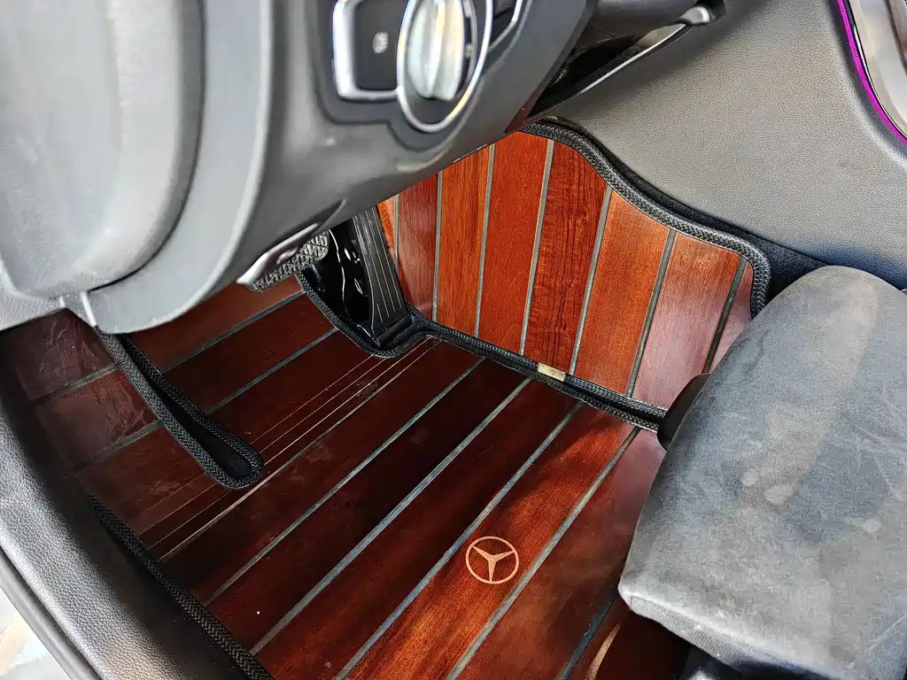 Mercedes-Benz C-Class — миниатюра 7