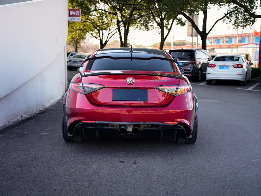 Alfa Romeo Giulia — миниатюра 3