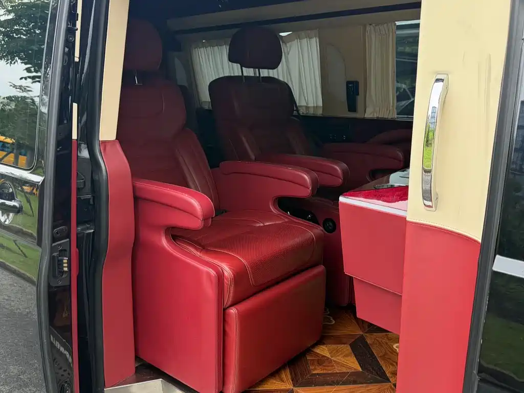 Volkswagen Caravelle 2018 2.0TSI Luxury 7 мест