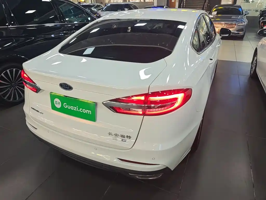 Ford Mondeo — миниатюра 7