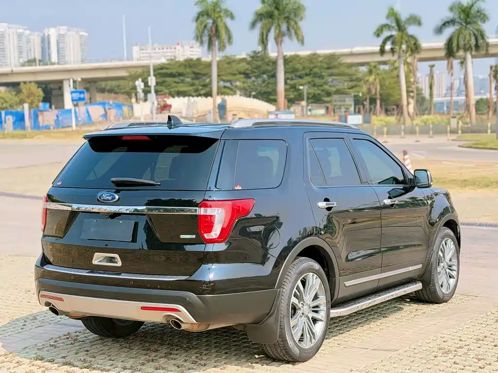 Ford Explorer (Import) — миниатюра 4