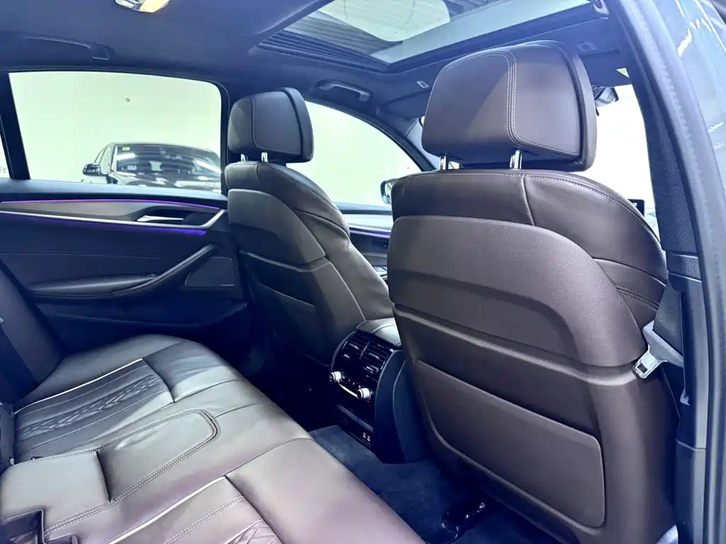 BMW 5 Series (Import) — миниатюра 12