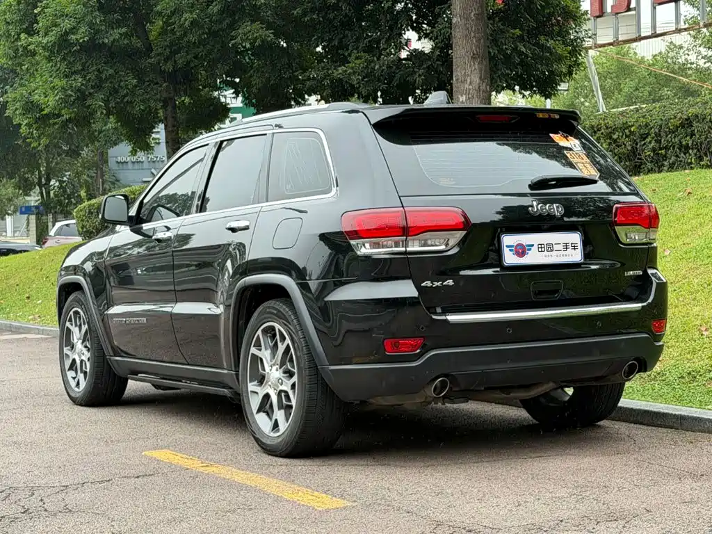 Jeep Grand Cherokee (Import) — миниатюра 4