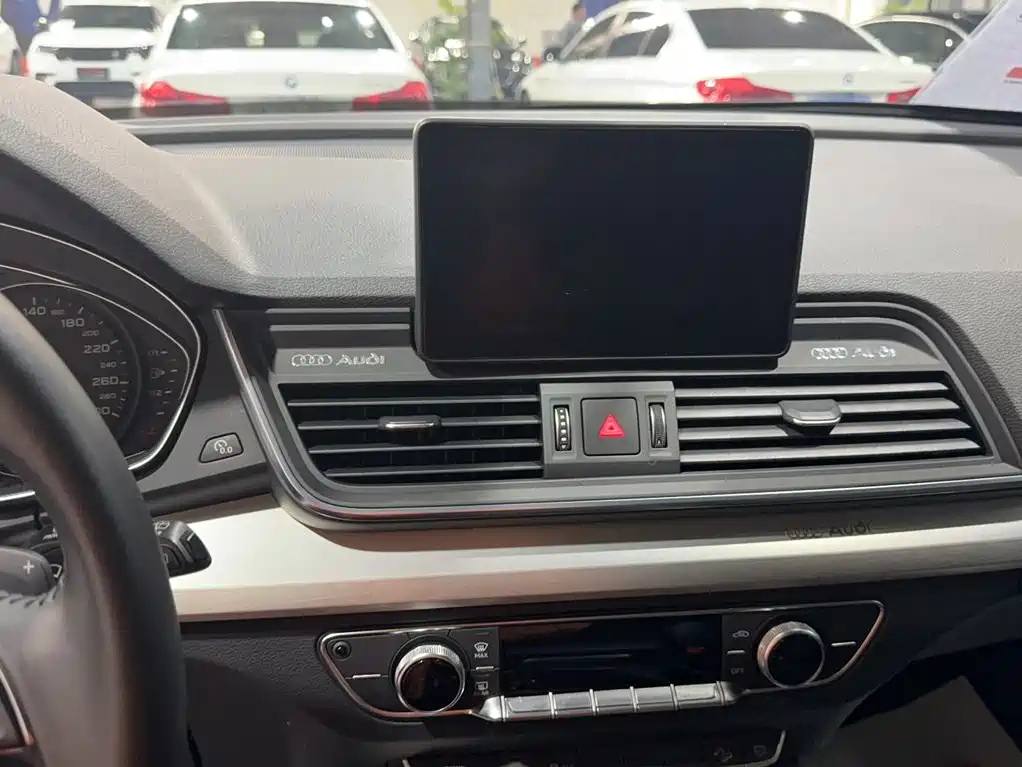 Audi Q5L — миниатюра 7