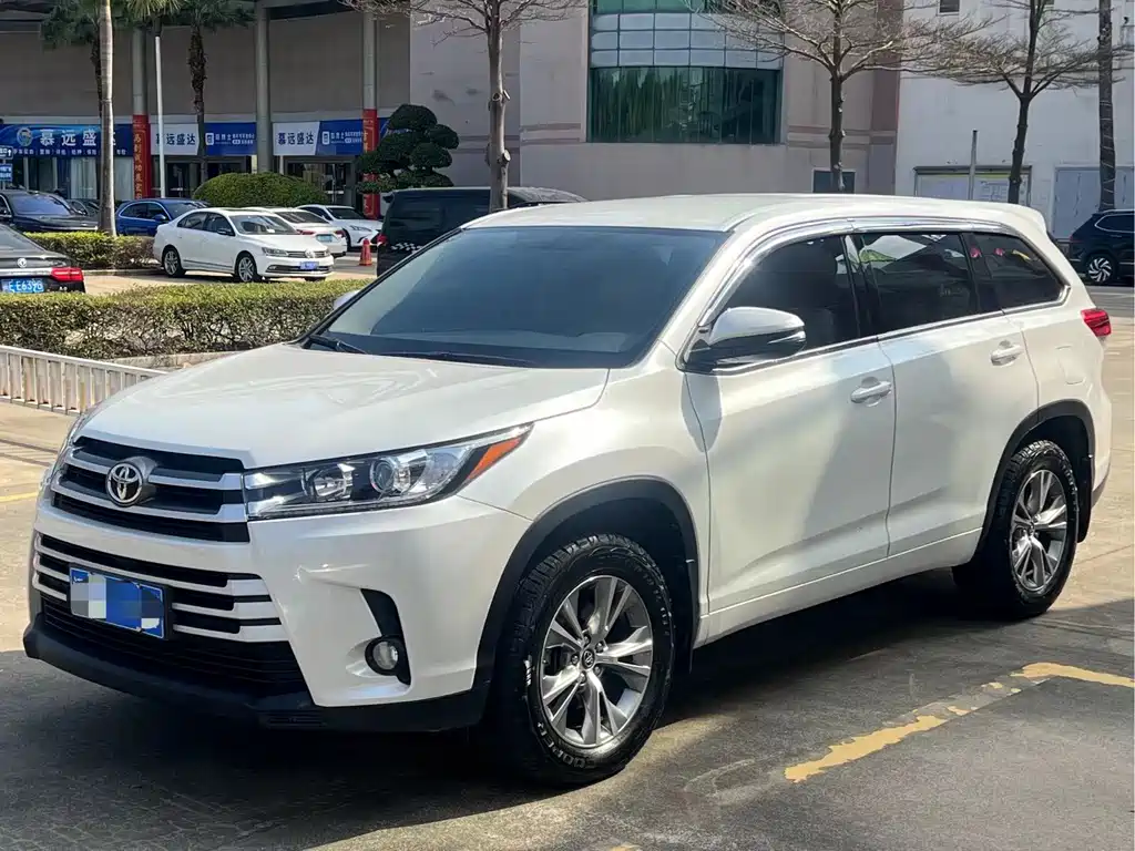 TOYOTA HIGHLANDER
