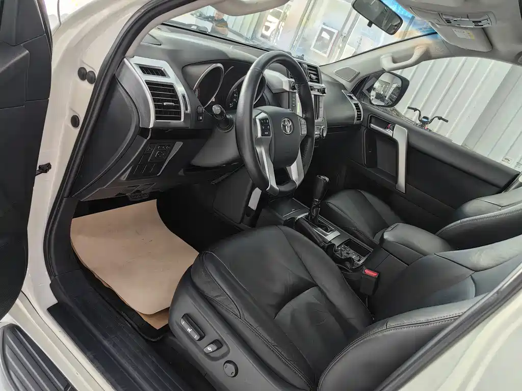Toyota Prado — миниатюра 10