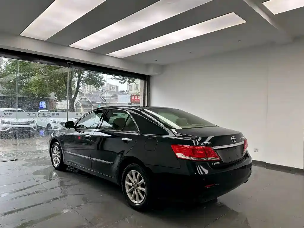 Toyota Camry — миниатюра 7