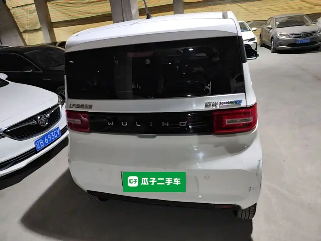 Wuling MINIEV — миниатюра 6