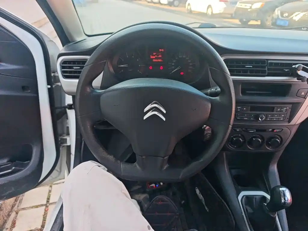 Citroen Elysee — миниатюра 11