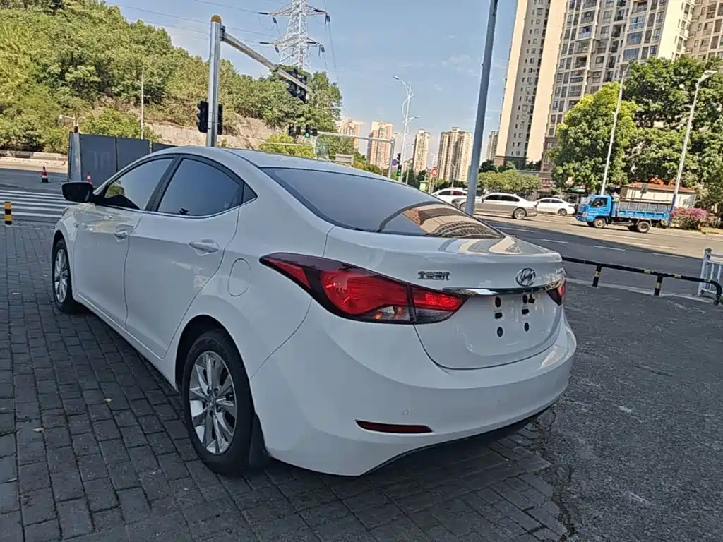 Hyundai Elantra Langdong — миниатюра 5