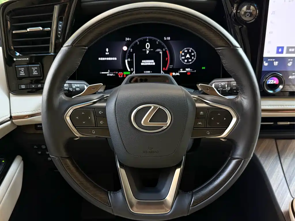 Lexus LM — миниатюра 14