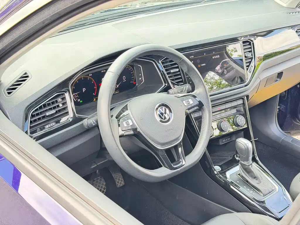 Volkswagen T-Roc — миниатюра 19