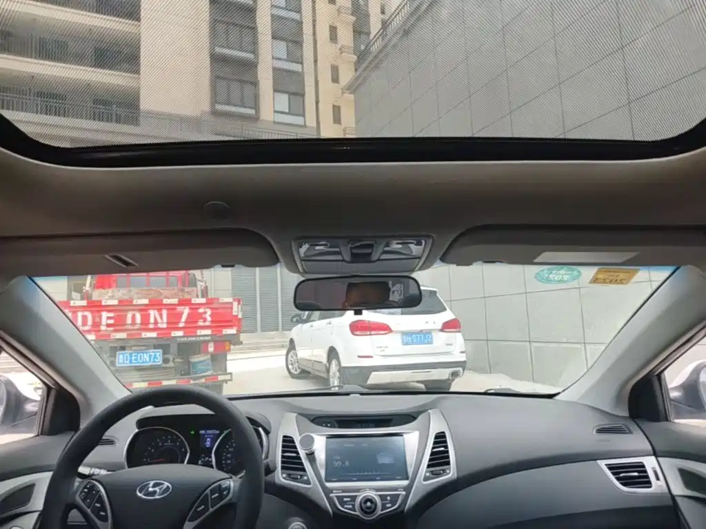 Hyundai Elantra Langdong — миниатюра 18