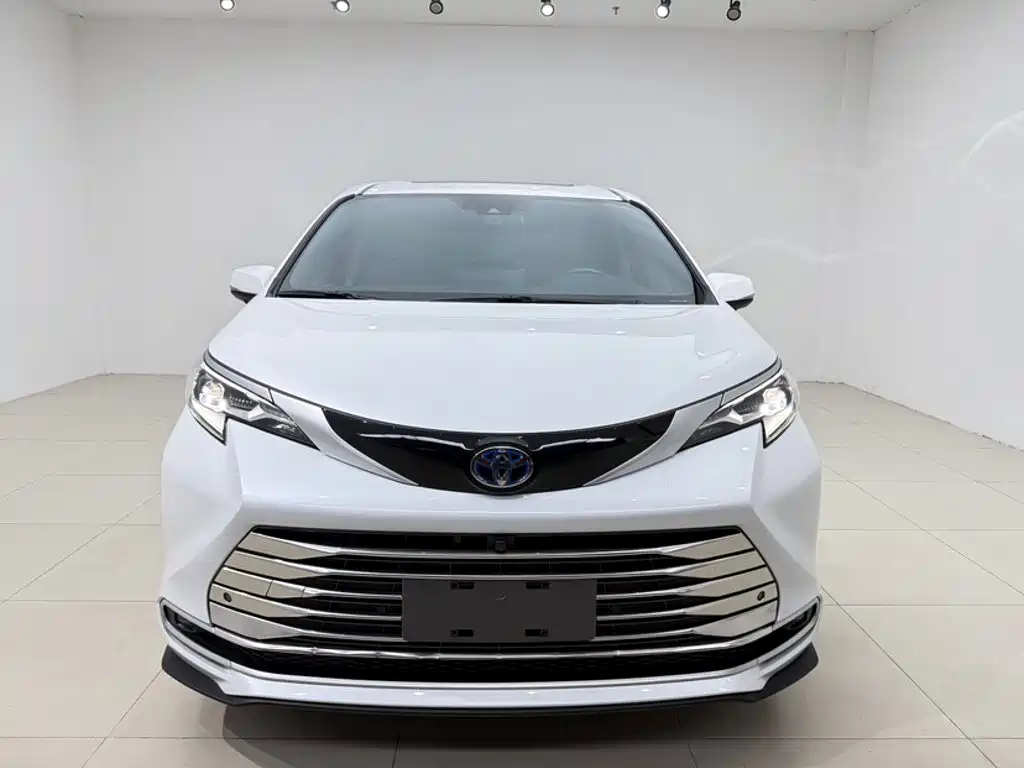 Toyota Sienna — миниатюра 10