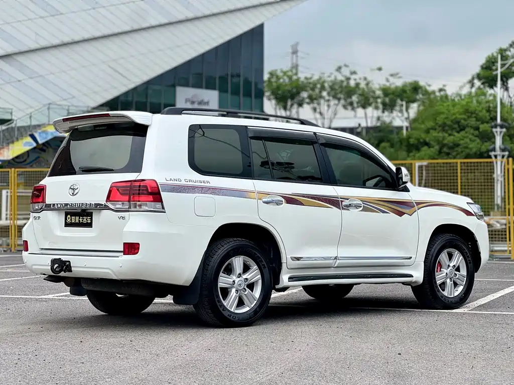 Toyota Land Cruiser — миниатюра 5