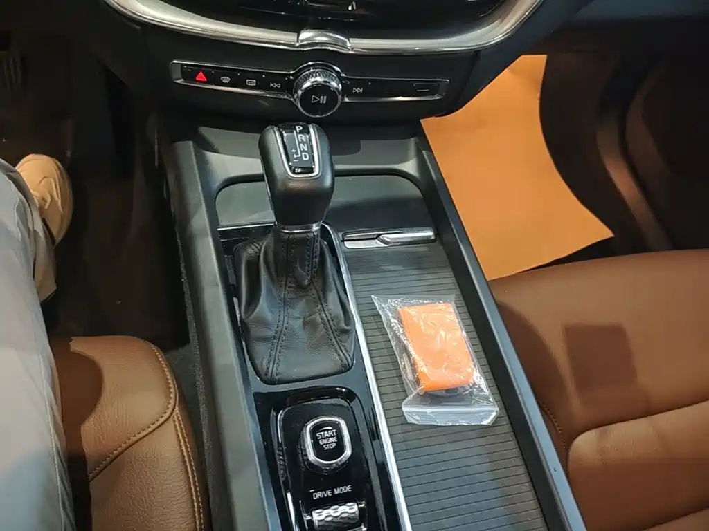 Volvo XC60 — миниатюра 14