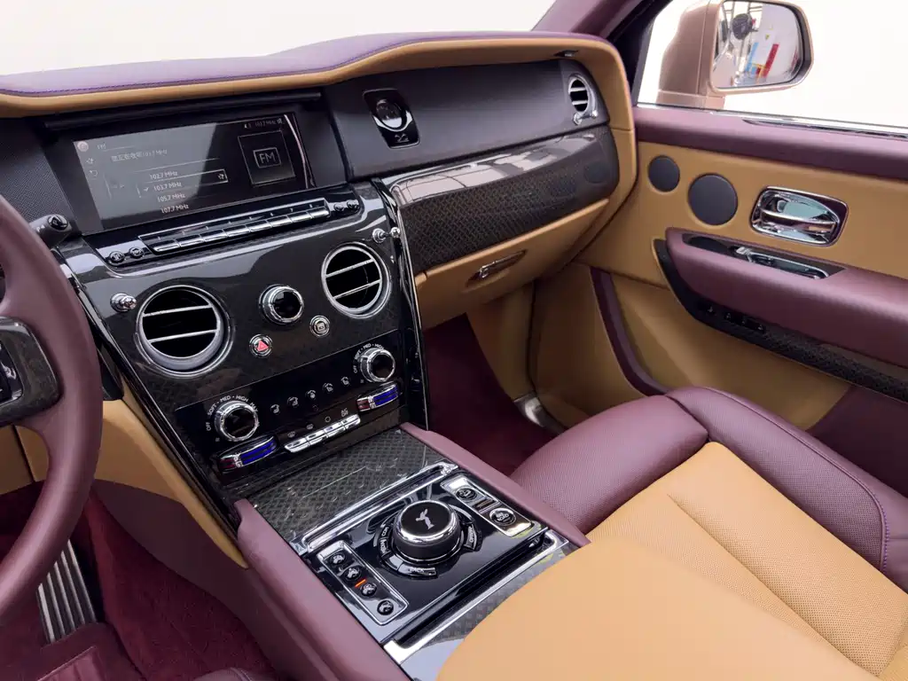 Rolls-Royce Cullinan — миниатюра 26