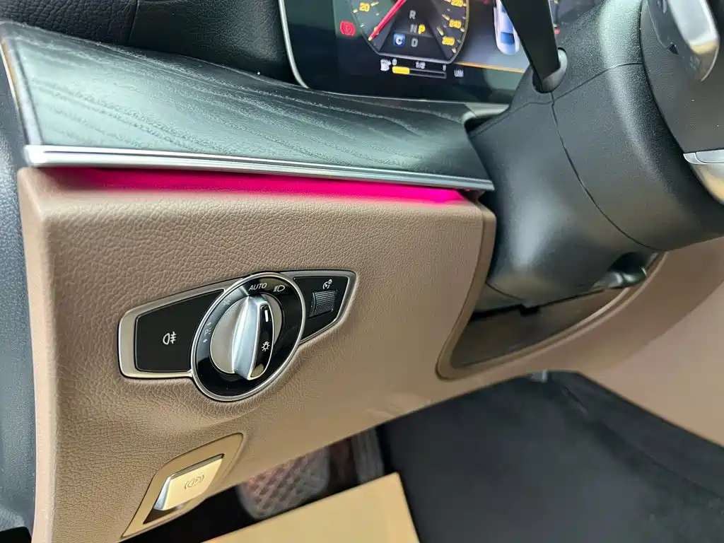 Mercedes-Benz E-Class — миниатюра 23