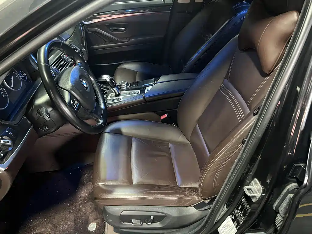 BMW 5 Series — миниатюра 7