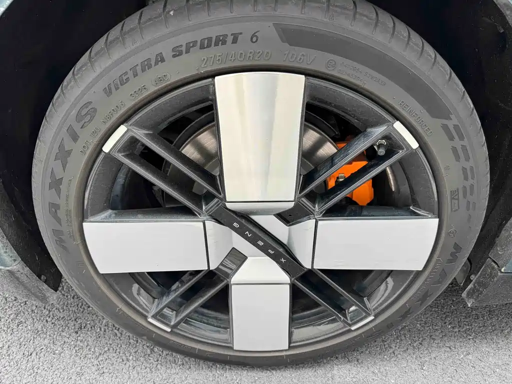 XPeng P7 — миниатюра 16