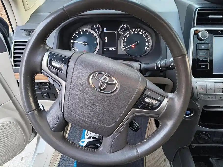 TOYOTA PRADO