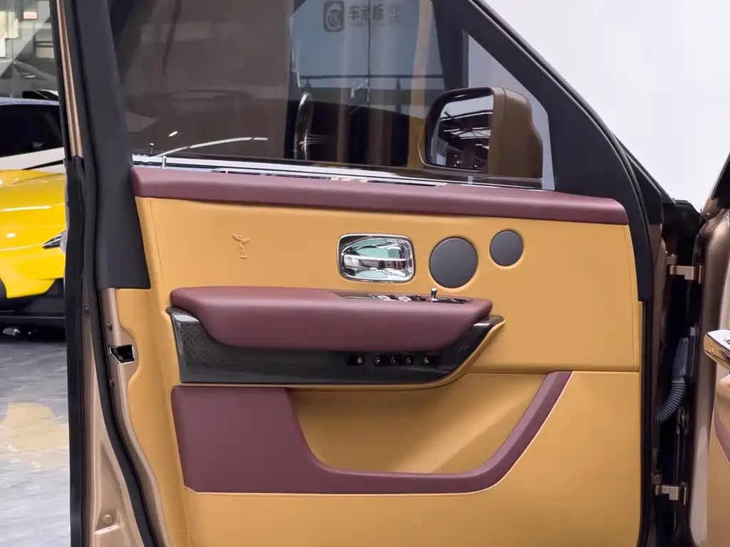 Rolls-Royce Cullinan — миниатюра 12