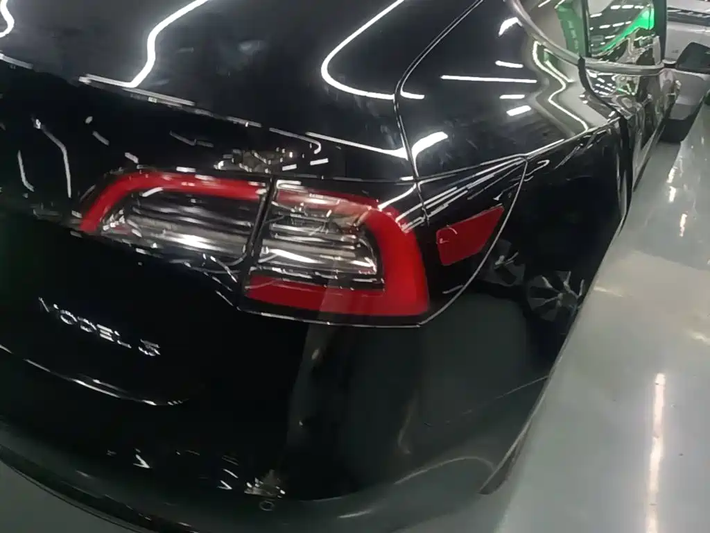 Tesla Model 3 — миниатюра 8