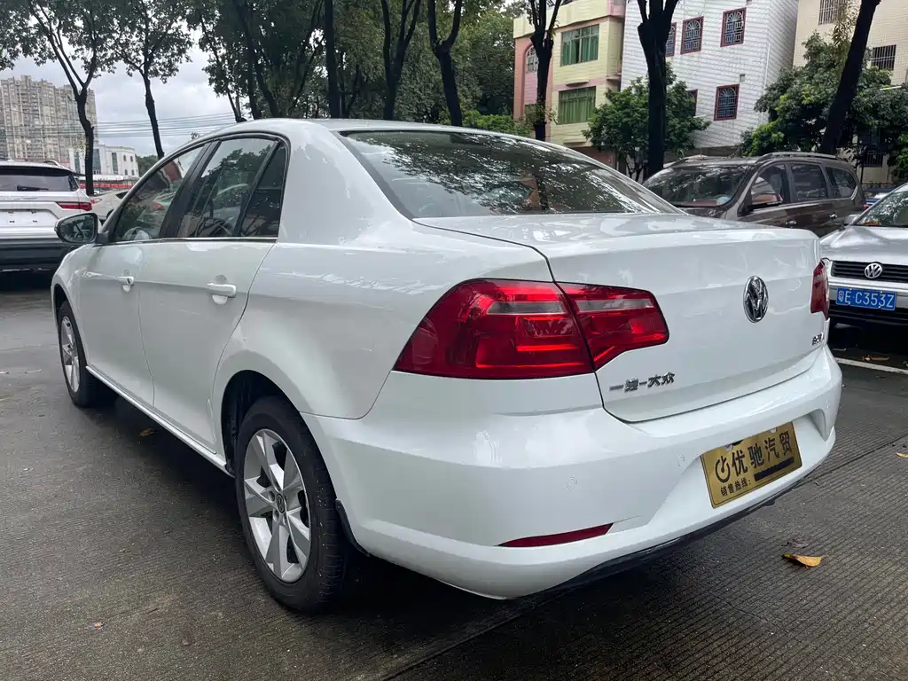 Volkswagen Bora 2013 1.6L AT Comfort
