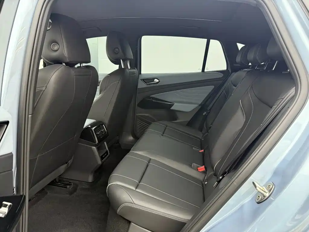 Volkswagen ID.4 X — миниатюра 2