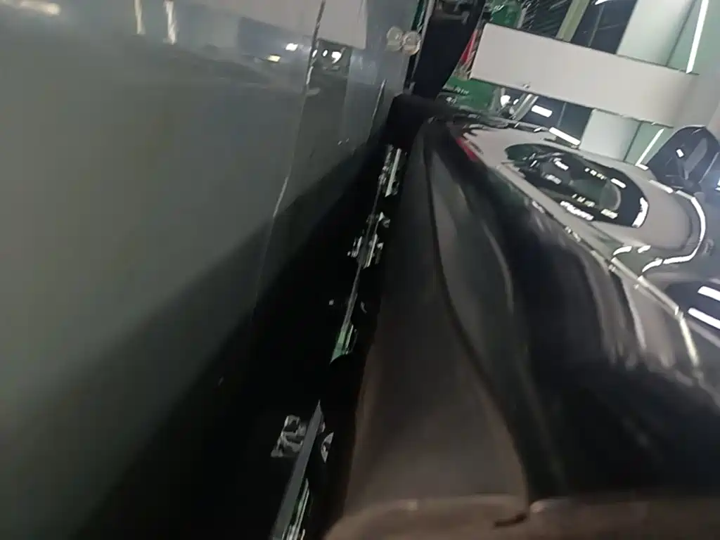 Tesla Model 3 — миниатюра 22