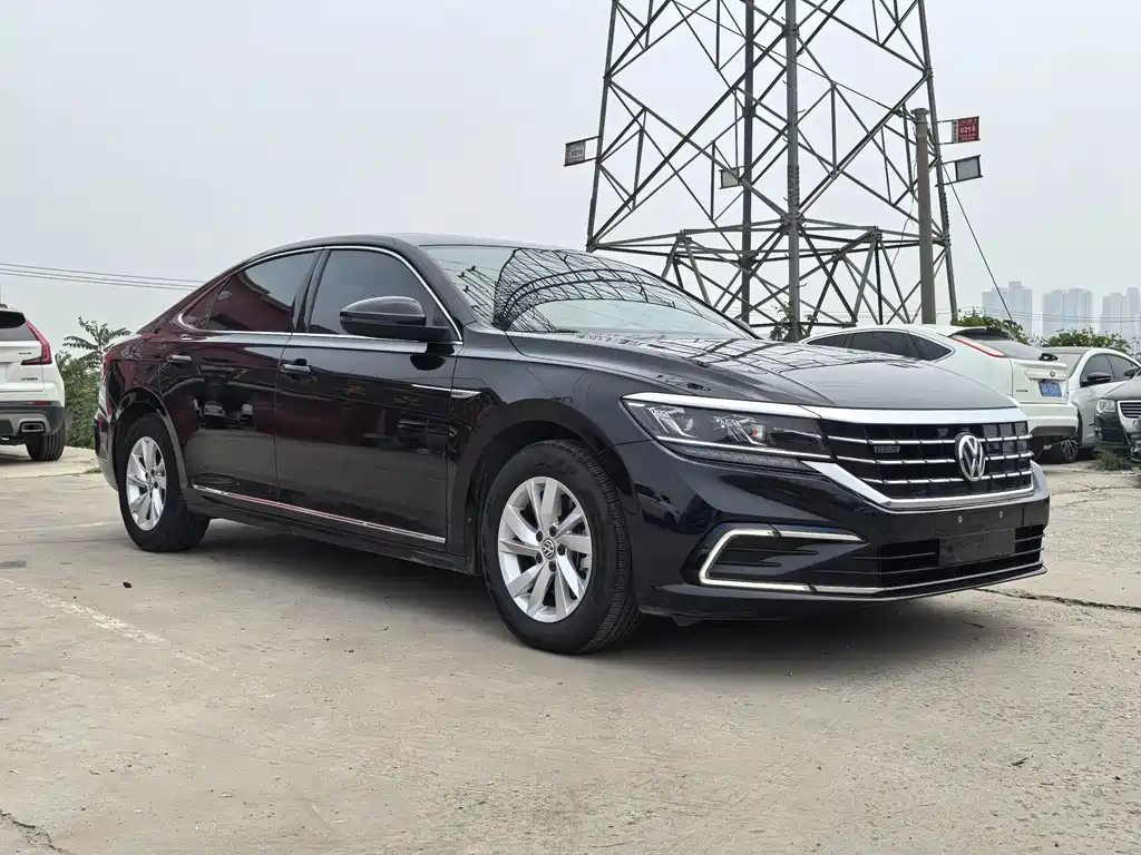 Volkswagen Passat PHEV — миниатюра 3