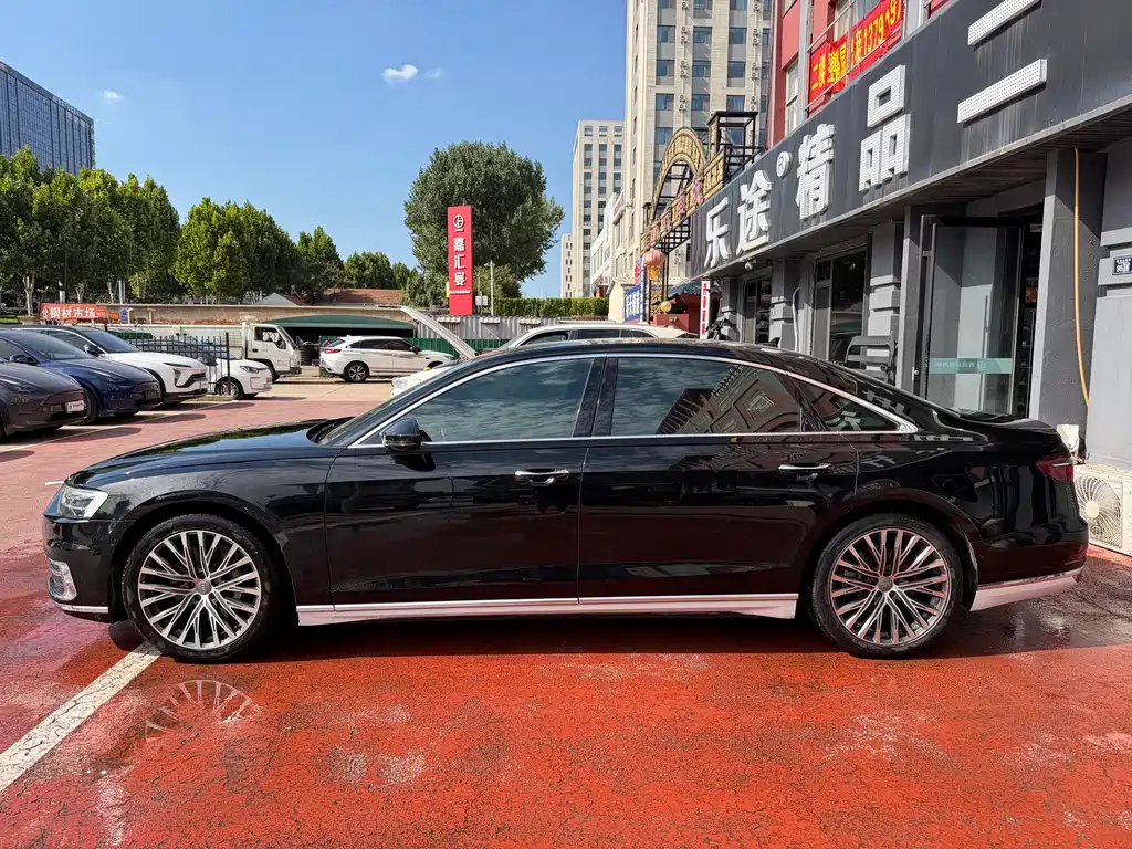 Audi A8 — миниатюра 3
