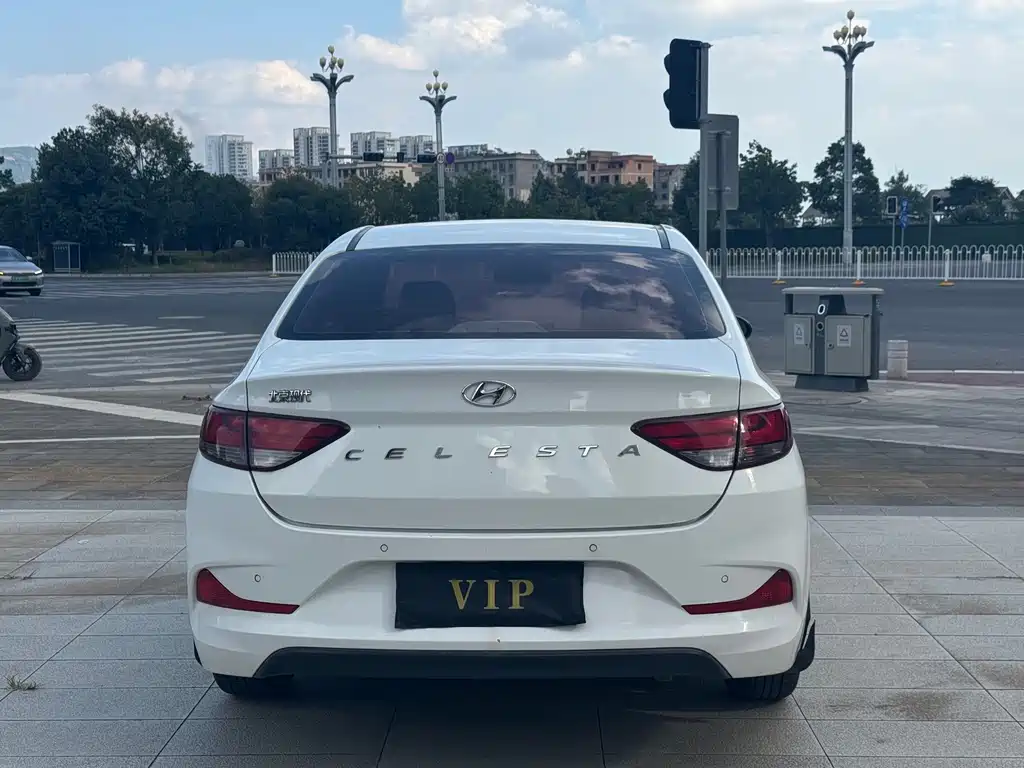Hyundai Elantra — миниатюра 7