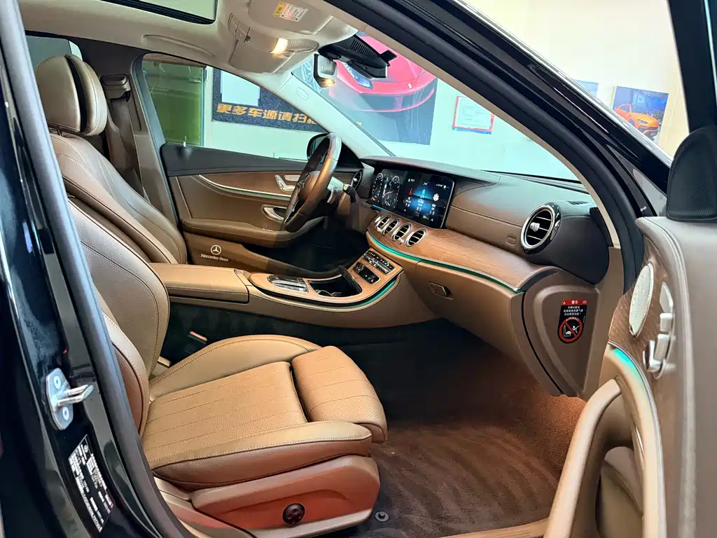 MERCEDES-BENZ E CLASS