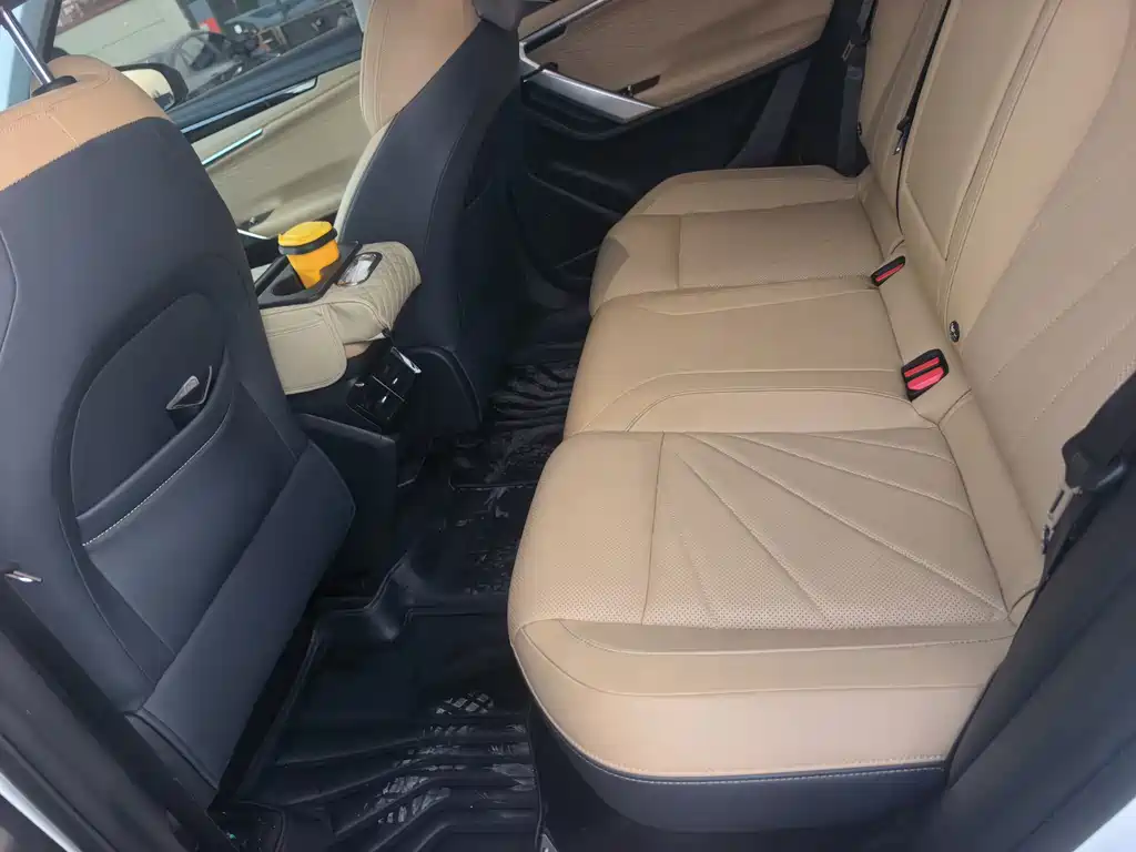 Geely Boyue L — миниатюра 8