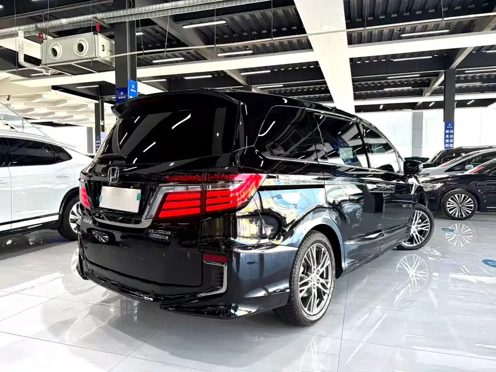 Honda Elysion — миниатюра 8