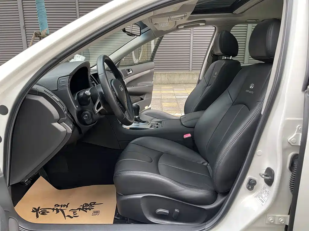 Infiniti G — миниатюра 6