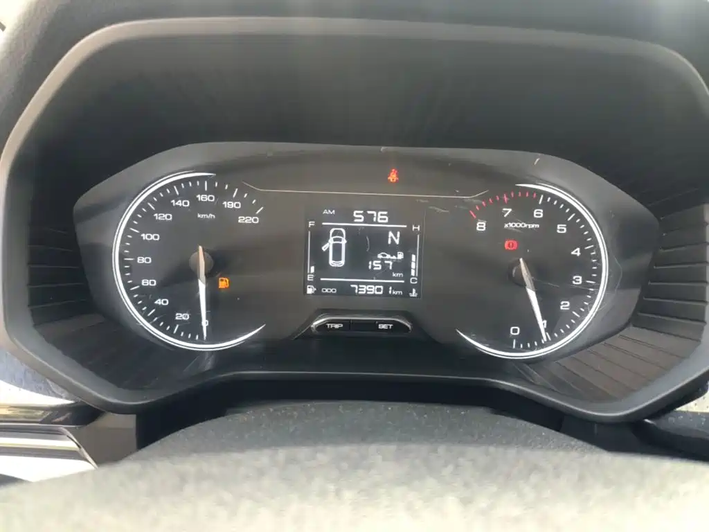 Wuling Jiachen — миниатюра 12