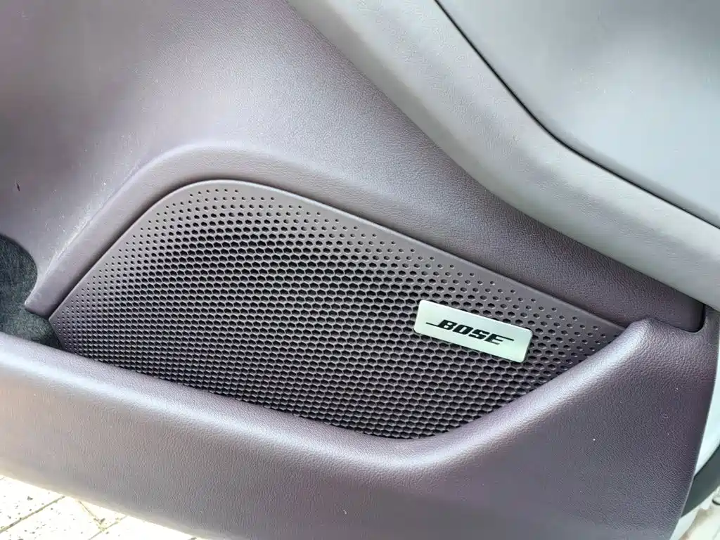 Porsche Taycan — миниатюра 12