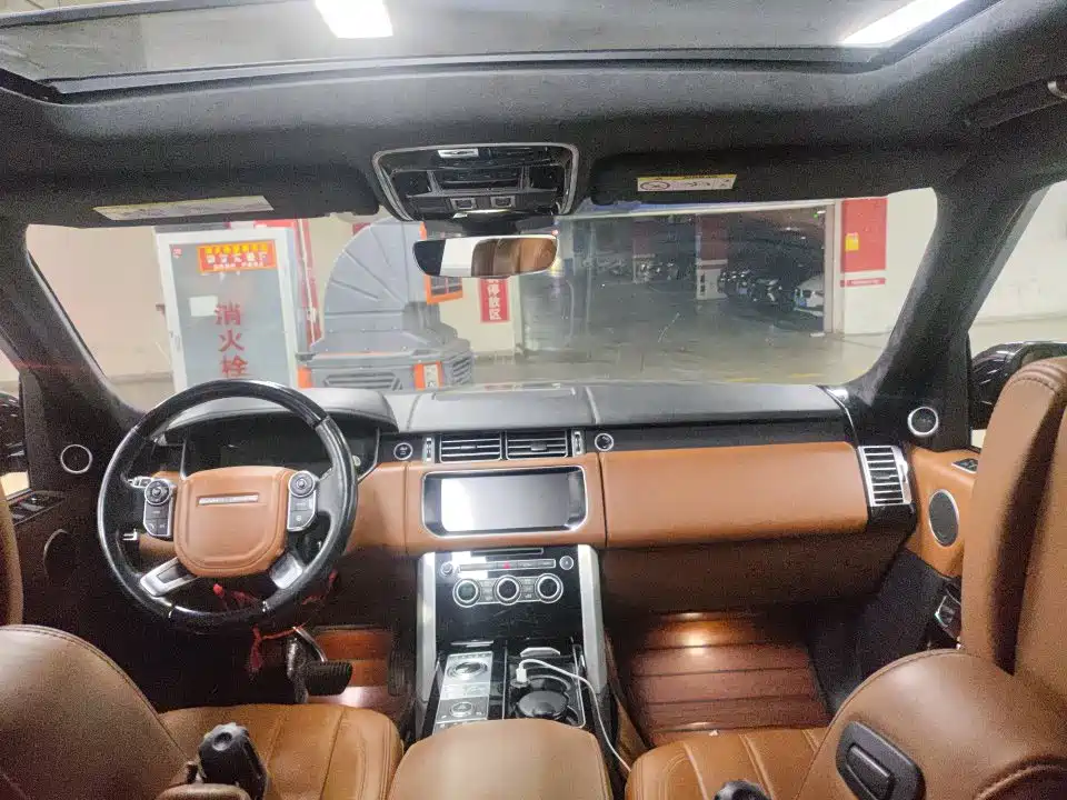 Land Rover Range Rover — миниатюра 6