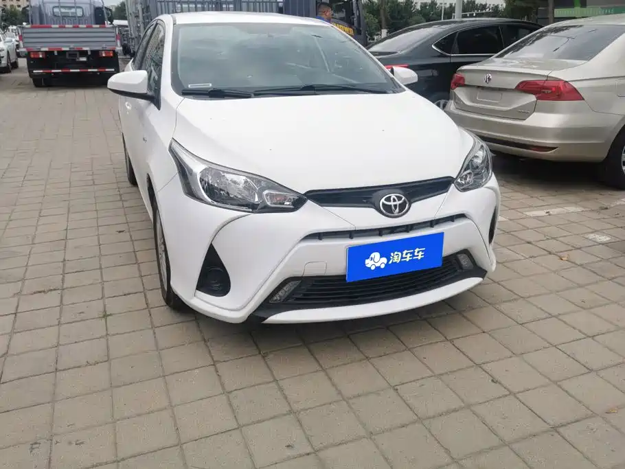 Toyota Yaris L — миниатюра 2