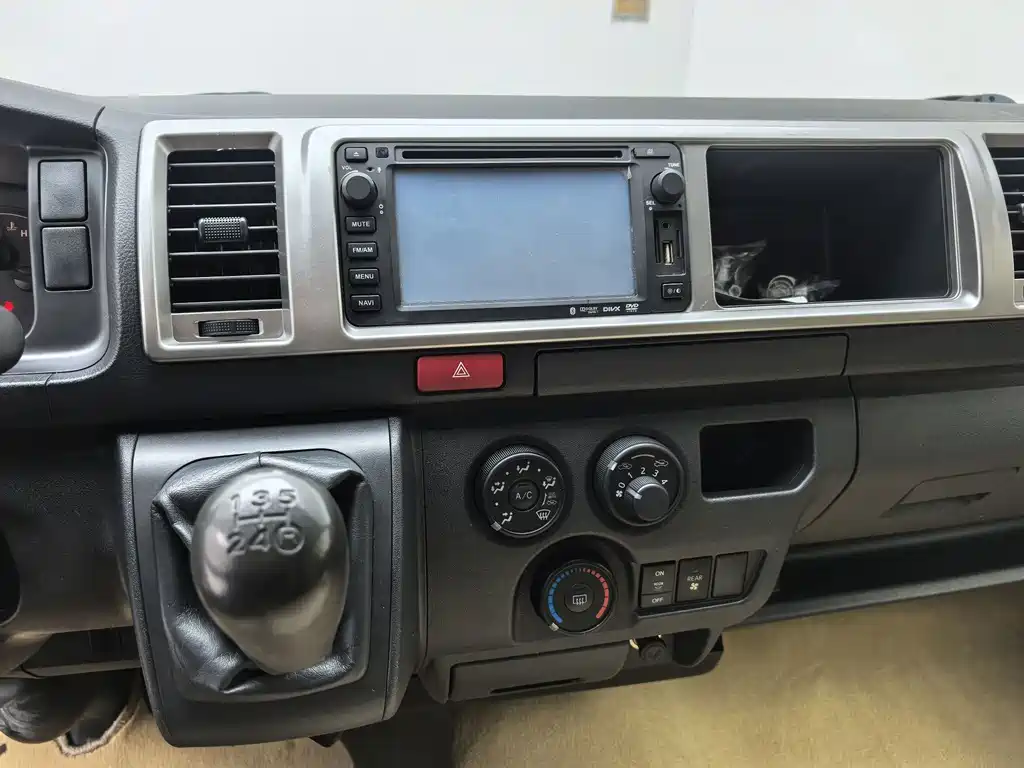 Toyota Hiace — миниатюра 9