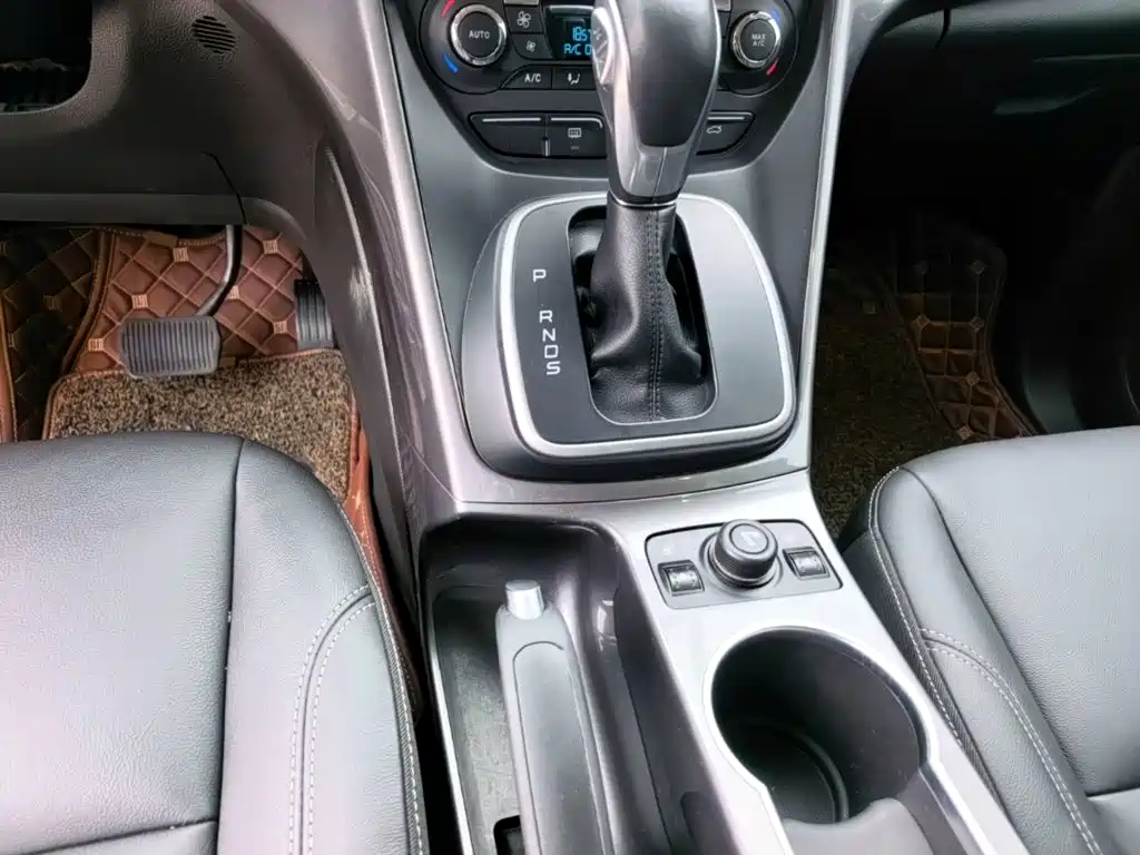 Ford Kuga — миниатюра 14