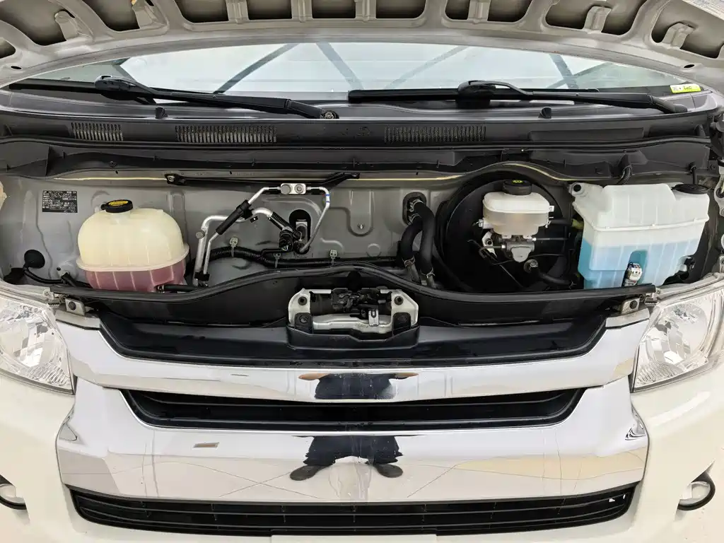 Toyota Hiace — миниатюра 19