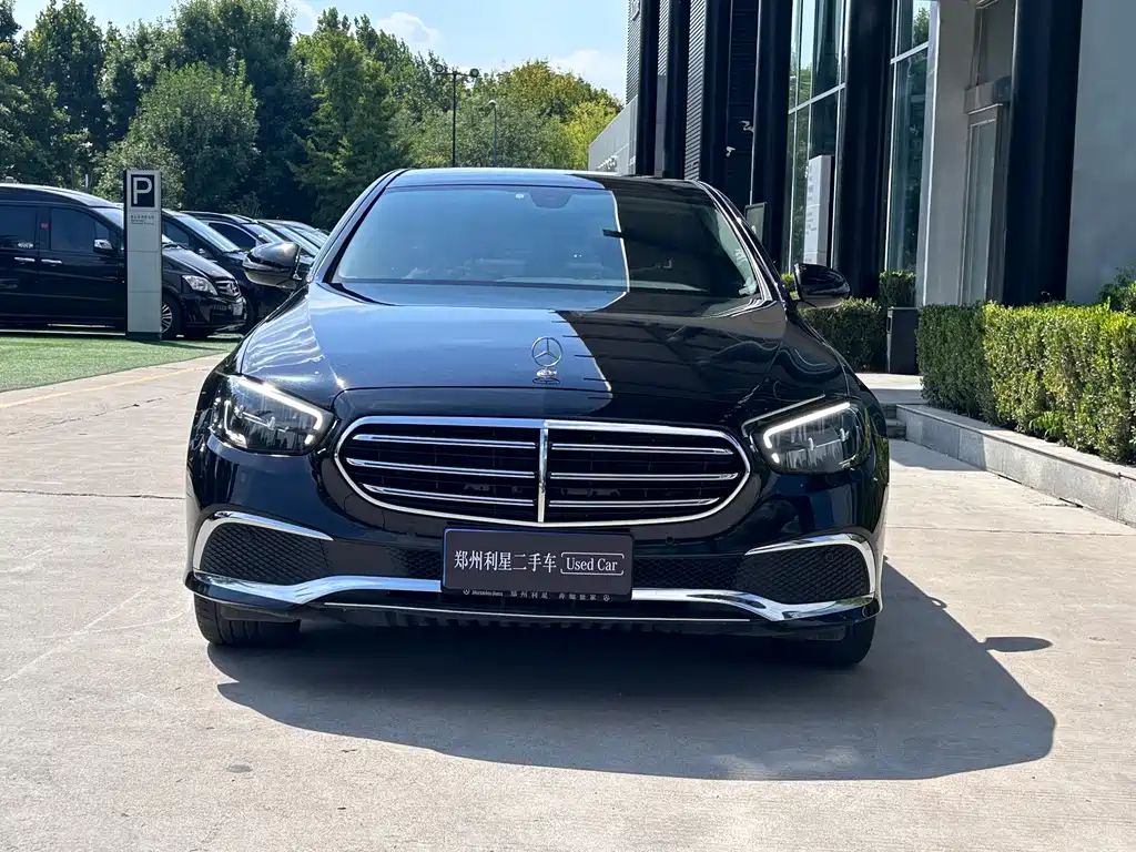 Mercedes-Benz E-Class — миниатюра 2