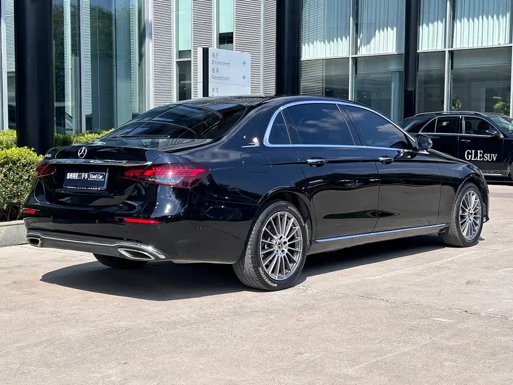 Mercedes-Benz E-Class — миниатюра 6