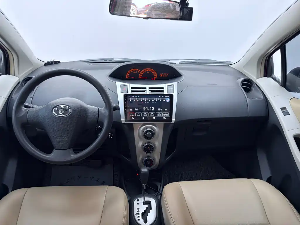 Toyota Yaris — миниатюра 4