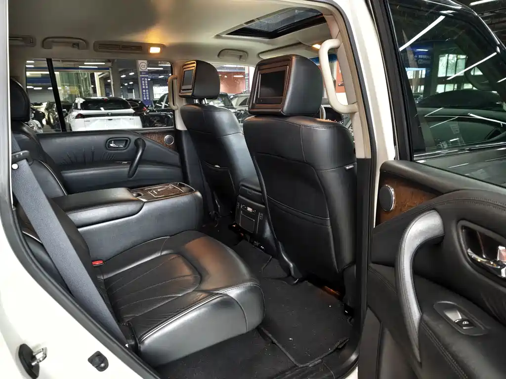 Infiniti QX80 — миниатюра 12